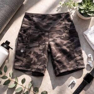 lululemon athletica Women’s Camo High-Rise Yoga Bike Shorts NWOT — Black Gray